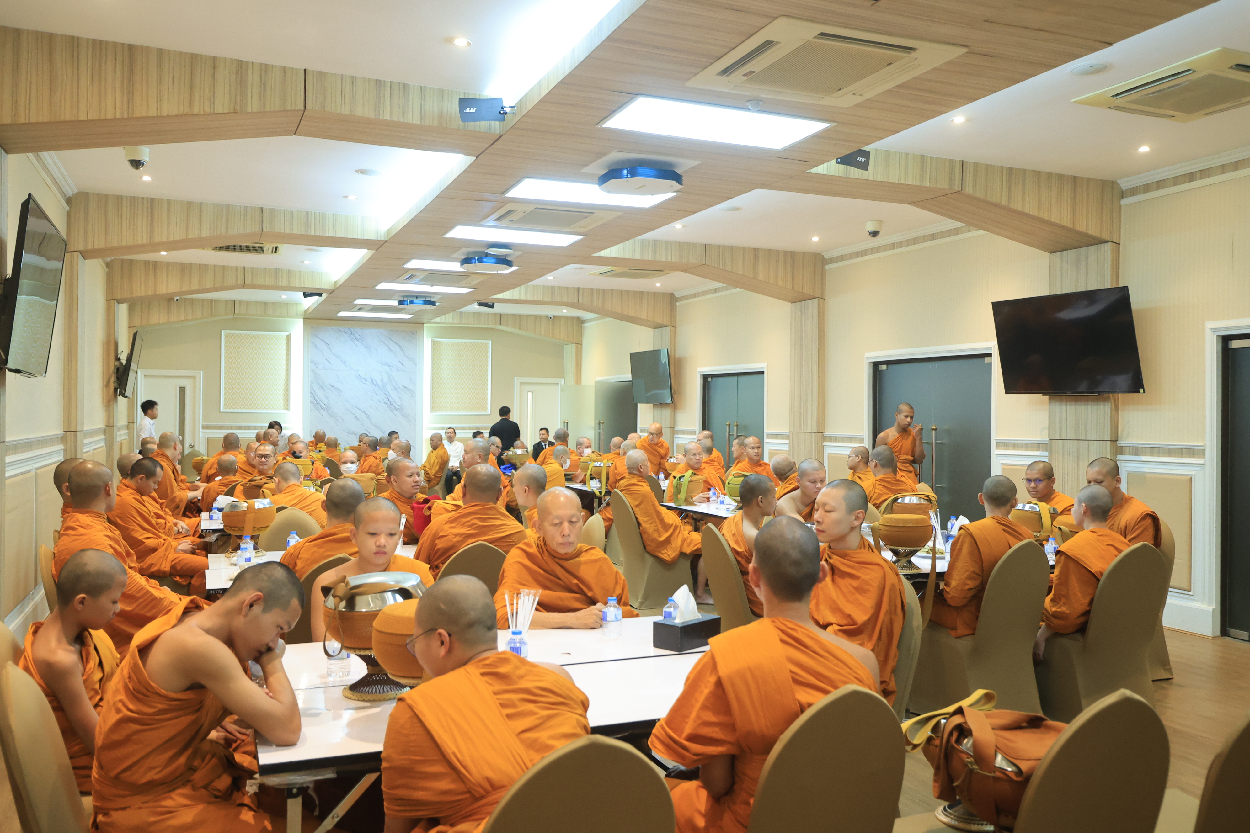 title - ส.ป.ก. ร่วมพิธีทำบุญตักบาตรของกระทรวงเกษตรและสหกรณ์ พร้อมสวัสดีปีใหม่ผู้บริหารกระทรวงเกษตรและสหกรณ์เนื่องในเทศกาลปีใหม่ พุทธศักราช 2569